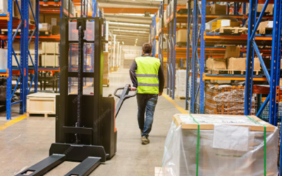 Apiladores manuales: aliados estratégicos para pasillos estrechos y operaciones de alta rotación